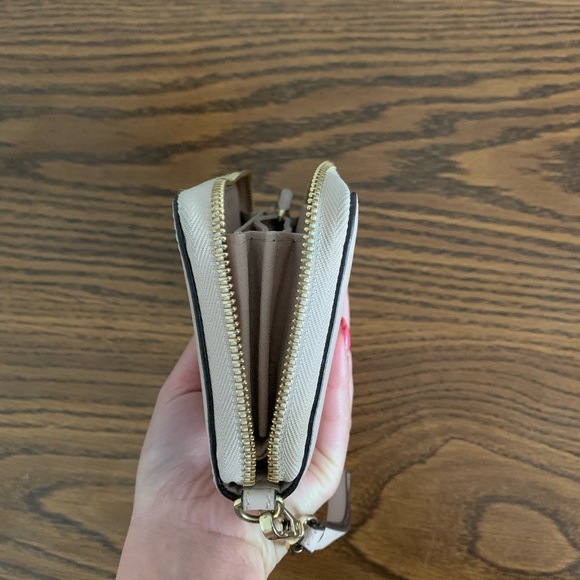 Michael Kors Leather Continental Wristlet - Picture 7 of 7